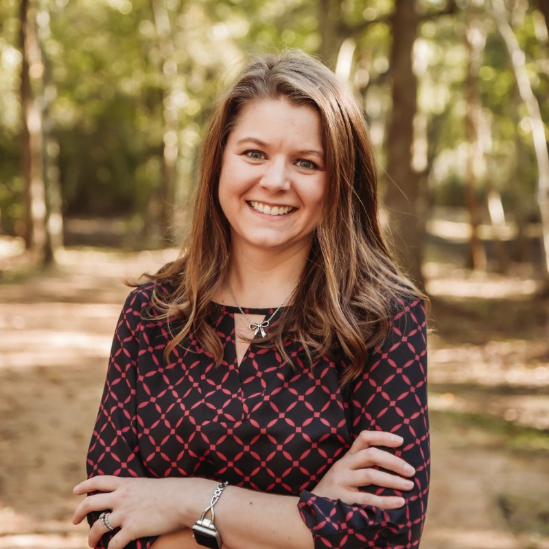 Head shot of Jenn Newton Founder of Jenn Newton Marketing