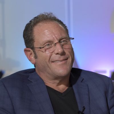 Headshot of pr.business president Bruce Tannenholz